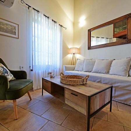 Unique Luxury Suites Идра Экстерьер фото