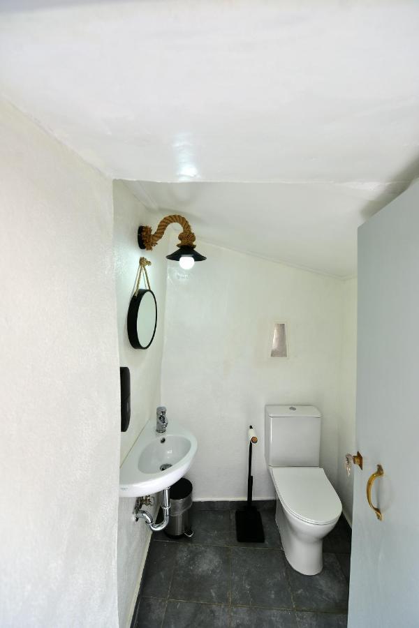 Unique Luxury Suites Идра Экстерьер фото
