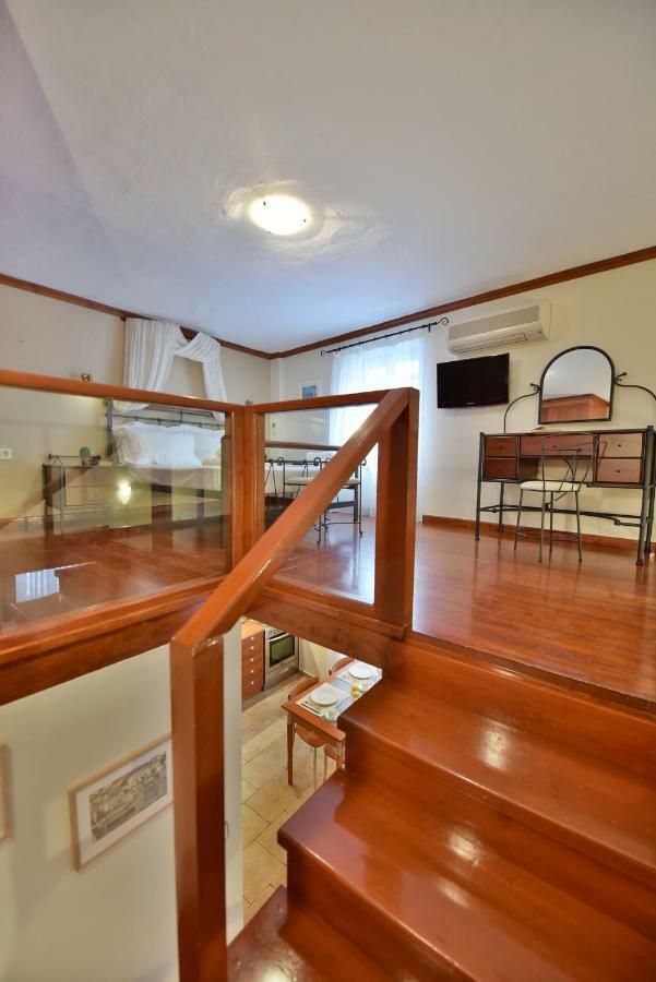 Unique Luxury Suites Идра Экстерьер фото